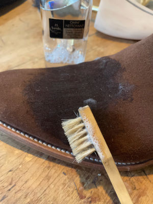 Brown Suede using Saphir Omni Nettoyant